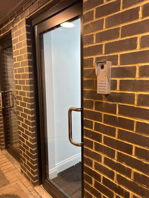 Rye Brand New Apartment 外观 照片